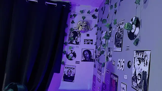 yulianademond66 online show from 04-22-26, 02:18