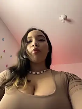 Snapshot of MadelineBenet chatting on 04-07-26, 04:35 MadelineBenet online show from 04-07-26, 04:35