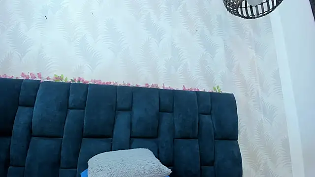 Melody Megann online show from 04-16-26, 07:25