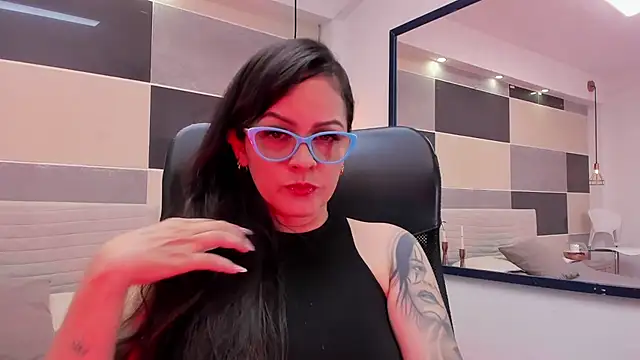 Snapshot of Zara_Jackson chatting on 06-26-26, 01:37 Zara Jackson online show from 06-26-26, 01:37