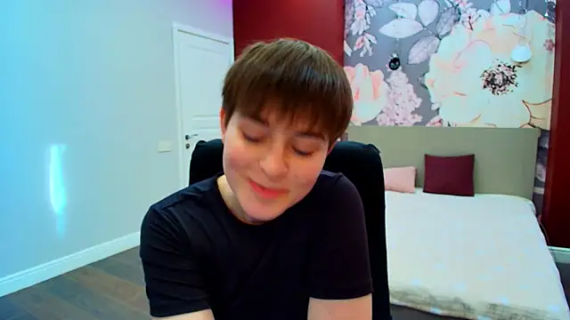 EmiliaYours online show from 04-06-26, 02:29