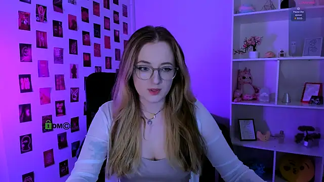 luna berryy online show from 07-18-26, 06:45