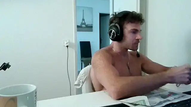 Snapshot of alpha-hunk chatting on 06-20-26, 07:55 alpha-hunk online show from 06-20-26, 07:55