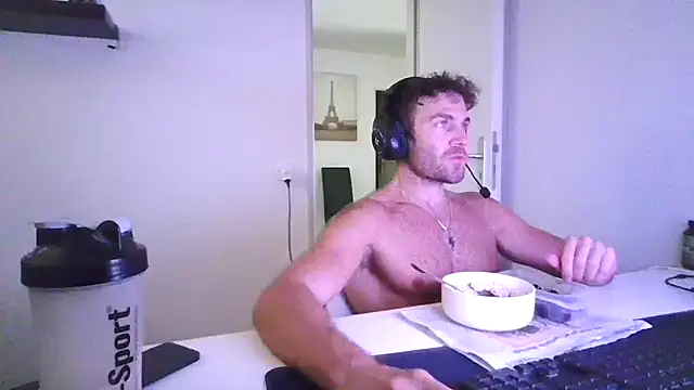 Snapshot of alpha-hunk chatting on 06-25-26, 10:09 alpha-hunk online show from 06-25-26, 10:09