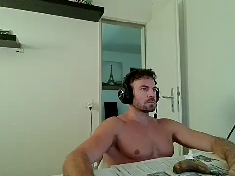 Snapshot of alpha-hunk chatting on 07-07-26, 07:23 alpha-hunk online show from 07-07-26, 07:23