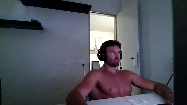 Snapshot of alpha-hunk chatting on 07-09-26, 05:17 alpha-hunk online show from 07-09-26, 05:17