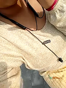 Snapshot of ruhi2003 chatting on 12-09-24, 04:23 ruhi2003 online show from 12-09-24, 04:23