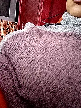 Snapshot of ruhi2003 chatting on 12-12-24, 04:21 ruhi2003 online show from 12-12-24, 04:21