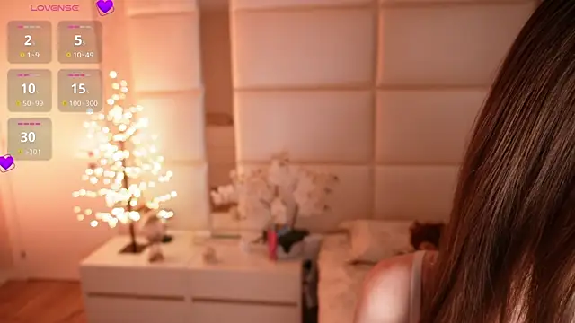 Lilly Colins online show from 01-10-26, 07:15