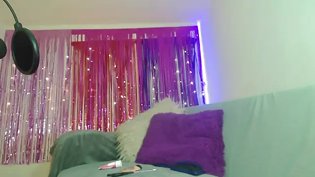 princesskitty111 online show from 02-03-25, 07:10