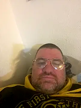 Snapshot of thetobmaster200 chatting on 12-01-24, 08:42 thetobmaster200 online show from 12-01-24, 08:42