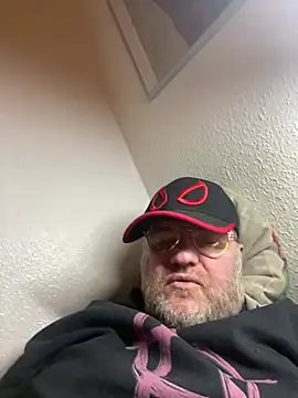 Snapshot of thetobmaster200 chatting on 12-22-24, 03:44 thetobmaster200 online show from 12-22-24, 03:44