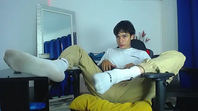 Zacktk7 online show from 02-05-25, 08:35