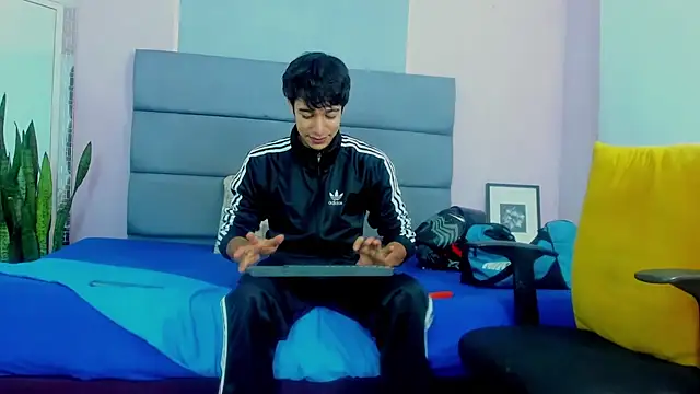 Zacktk7 online show from 02-08-25, 02:38