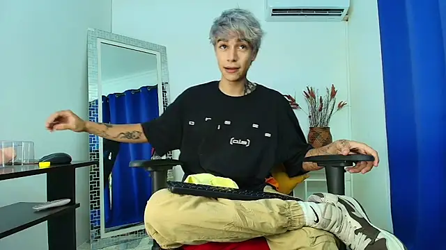 Zacktk7 online show from 02-26-25, 08:22