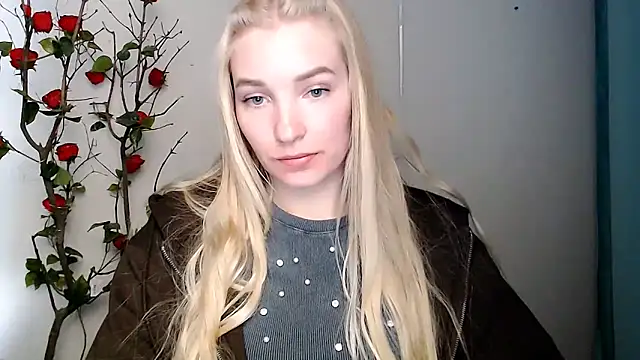 Queen ofLove online show from 04-08-26, 02:06