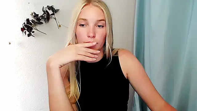 Queen ofLove online show from 06-11-26, 02:26