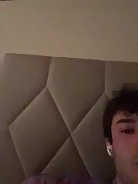 Snapshot of WillfulSurfer chatting on 04-15-26, 09:48 WillfulSurfer online show from 04-15-26, 09:48