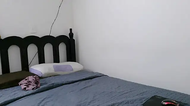 Snapshot of luxandracon23 chatting on 03-11-26, 04:35 luxandracon23 online show from 03-11-26, 04:35