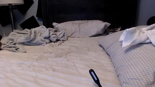 chased21 online show from 04-11-26, 09:02