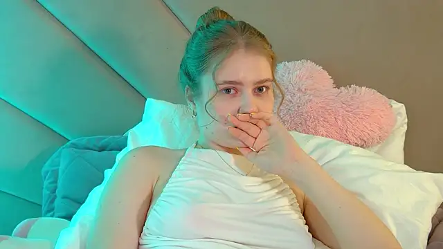 Snapshot of SelinSwarovski chatting on 03-02-26, 03:52 SelinSwarovski online show from 03-02-26, 03:52