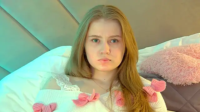 Snapshot of SelinSwarovski chatting on 03-09-26, 03:43 SelinSwarovski online show from 03-09-26, 03:43