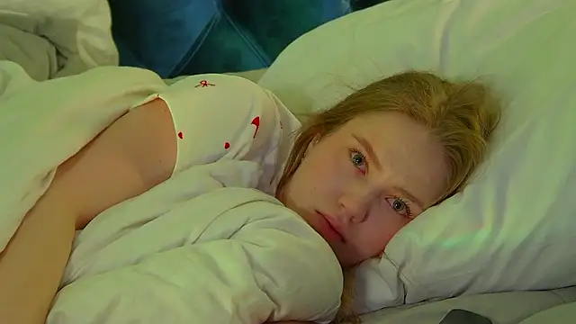 Snapshot of SelinSwarovski chatting on 03-10-26, 04:06 SelinSwarovski online show from 03-10-26, 04:06