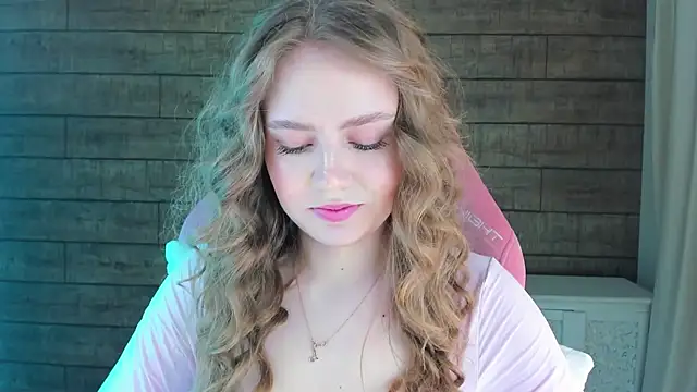 Snapshot of SelinSwarovski chatting on 03-13-26, 04:02 SelinSwarovski online show from 03-13-26, 04:02