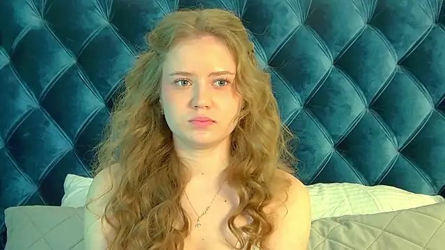 Snapshot of SelinSwarovski chatting on 03-24-26, 04:45 SelinSwarovski online show from 03-24-26, 04:45