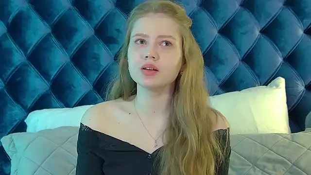 Snapshot of SelinSwarovski chatting on 04-14-26, 03:51 SelinSwarovski online show from 04-14-26, 03:51