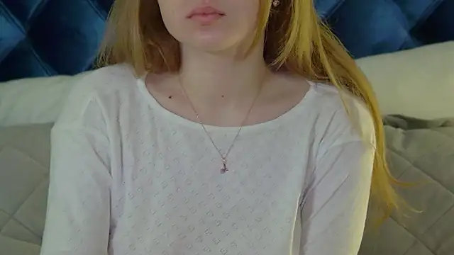 Snapshot of SelinSwarovski chatting on 04-15-26, 07:58 SelinSwarovski online show from 04-15-26, 07:58