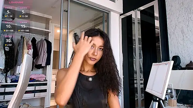 Snapshot of Melissa_Mone chatting on 07-18-26, 04:27 Melissa Mone online show from 07-18-26, 04:27