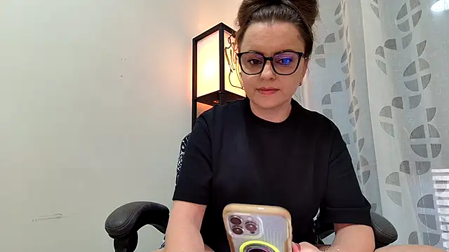 Eelleen online show from 06-09-26, 12:39