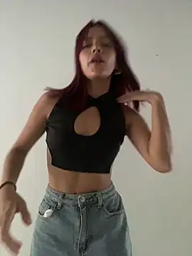 Snapshot of Itscaroline__ chatting on 02-14-25, 10:36 Itscaroline online show from 02-14-25, 10:36