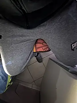 Snapshot of HardWolf2024 chatting on 02-18-26, 04:03 HardWolf2024 online show from 02-18-26, 04:03