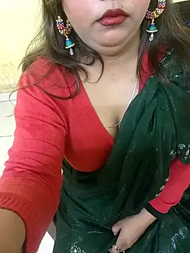 Snapshot of Simran-Kudi chatting on 02-05-25, 04:59 Simran-Kudi online show from 02-05-25, 04:59