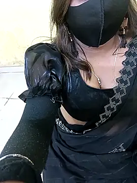 Snapshot of Simran-Kudi chatting on 02-14-25, 12:57 Simran-Kudi online show from 02-14-25, 12:57