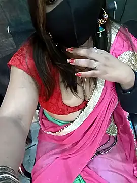 Snapshot of Simran-Kudi chatting on 03-08-25, 08:11 Simran-Kudi online show from 03-08-25, 08:11