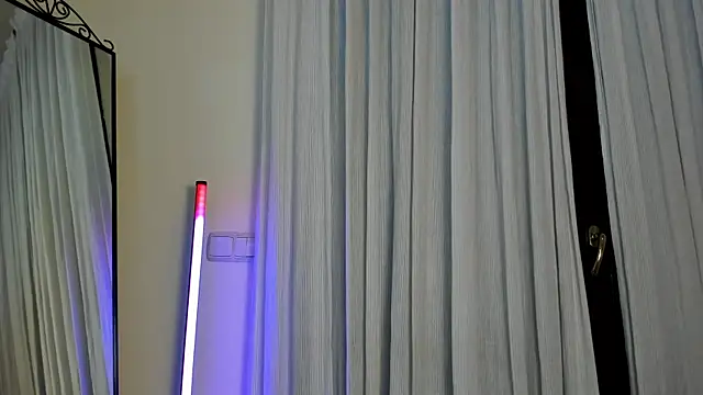 Snapshot of LunaMystyque chatting on 02-14-25, 05:14 LunaMystyque online show from 02-14-25, 05:14