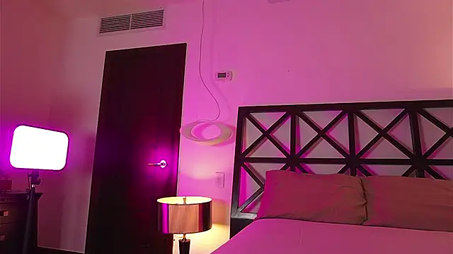 Snapshot of LunaMystyque chatting on 09-13-25, 08:19 LunaMystyque online show from 09-13-25, 08:19