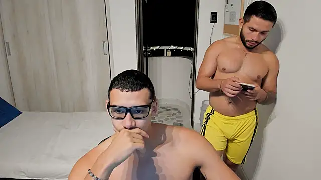 Snapshot of Travis_bakers chatting on 03-07-26, 01:46 Travis bakers online show from 03-07-26, 01:46