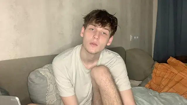 cutie guys online show from 12-21-24, 06:23