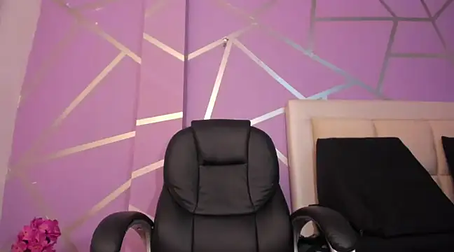 Queenjenn   online show from 02-16-25, 07:15