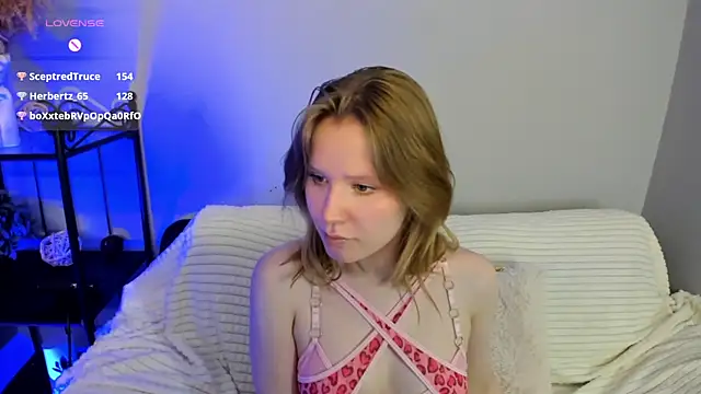 Snapshot of EvaStevs chatting on 01-04-25, 04:23 EvaStevs online show from 01-04-25, 04:23