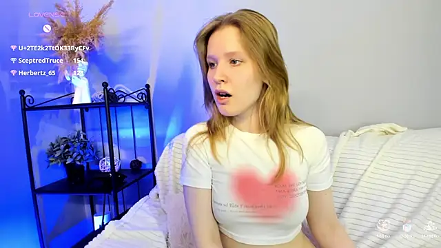 Snapshot of EvaStevs chatting on 01-04-25, 09:41 EvaStevs online show from 01-04-25, 09:41