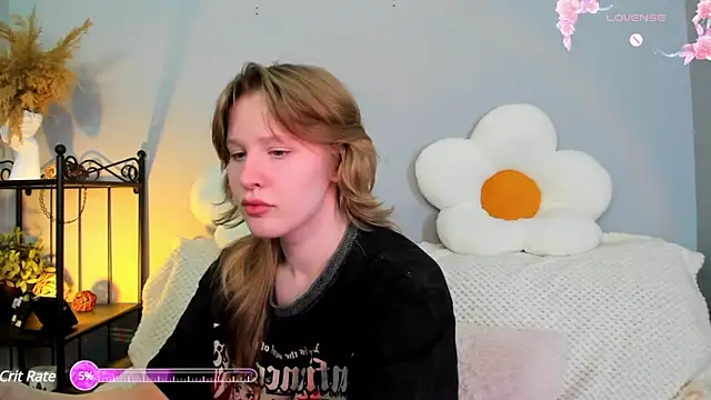 Snapshot of EvaStevs chatting on 02-14-25, 12:47 EvaStevs online show from 02-14-25, 12:47