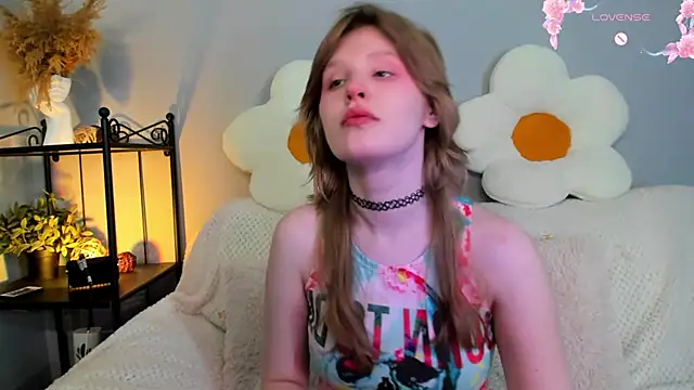 Snapshot of EvaStevs chatting on 02-16-25, 12:19 EvaStevs online show from 02-16-25, 12:19