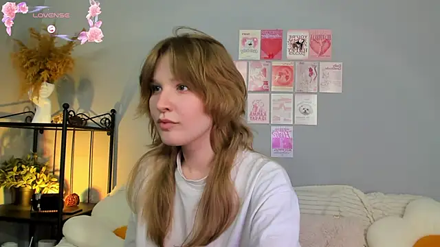 Snapshot of EvaStevs chatting on 03-09-25, 12:00 EvaStevs online show from 03-09-25, 12:00