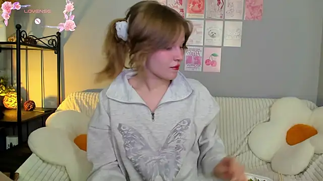 Snapshot of EvaStevs chatting on 03-16-25, 08:00 EvaStevs online show from 03-16-25, 08:00