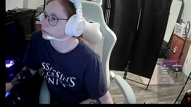 LilyFoxxx online show from 05-27-26, 05:15